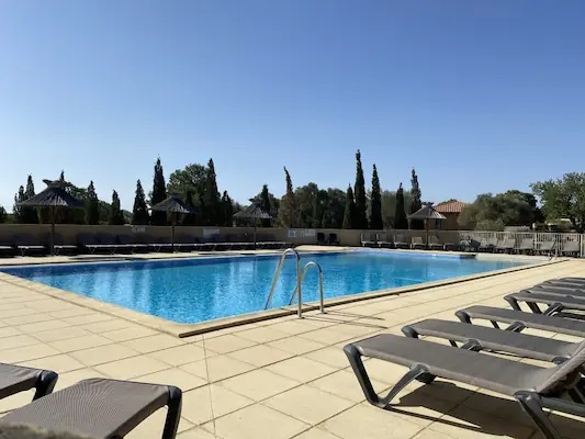 Der große Pool auf dem 4-Sterne-Campingplatz Le Fun in Leucate