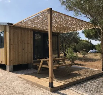 Camping Le Fun : Exterieur Cabane Tithome