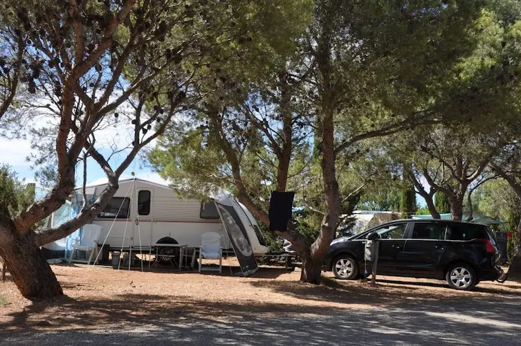 Caravana en un càmping a l'Aude