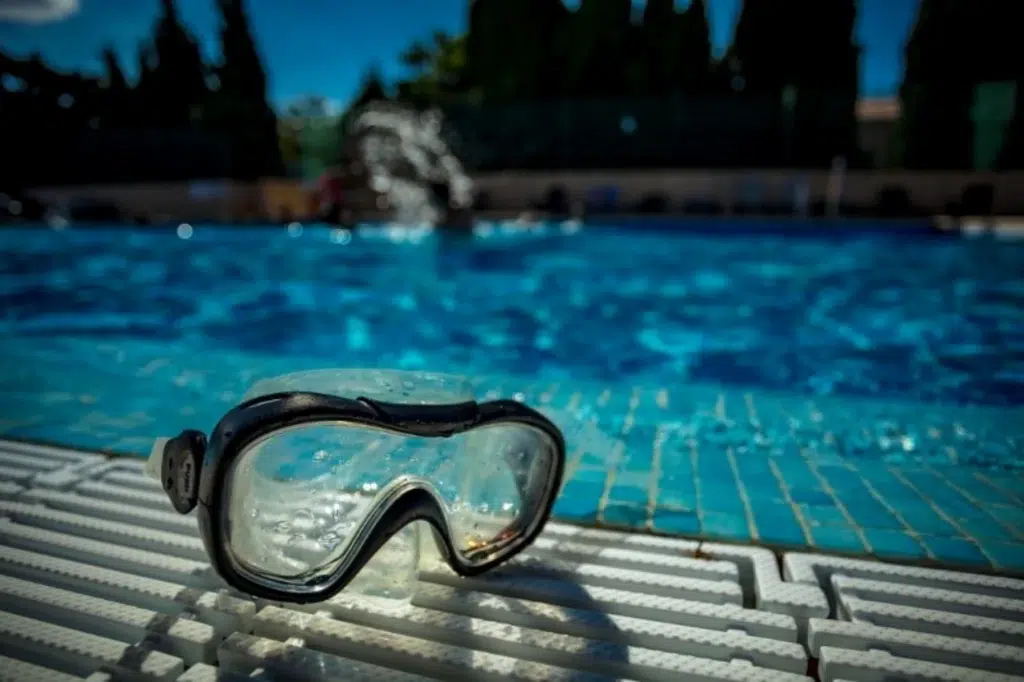 leucate piscine camping