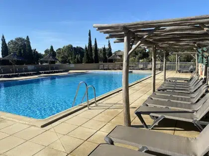 piscine camping leucate